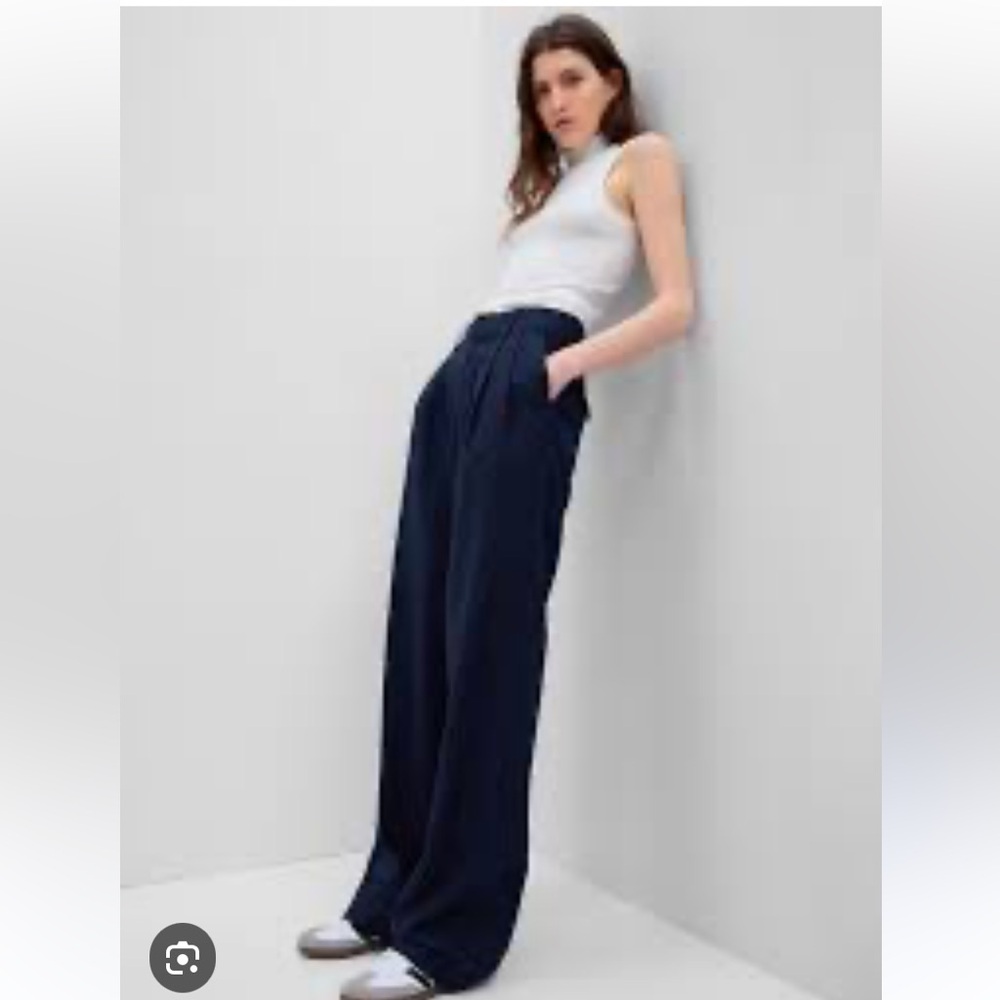 Gap Pleated Linen/Cotton Pant in Navy